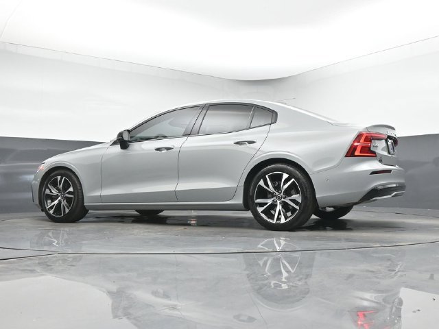 Used 2025 Volvo S60 B5 Plus FWD image 38