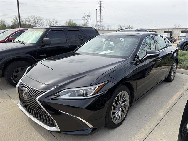 Used 2019 Lexus ES 350 w/ Accessory Package 2