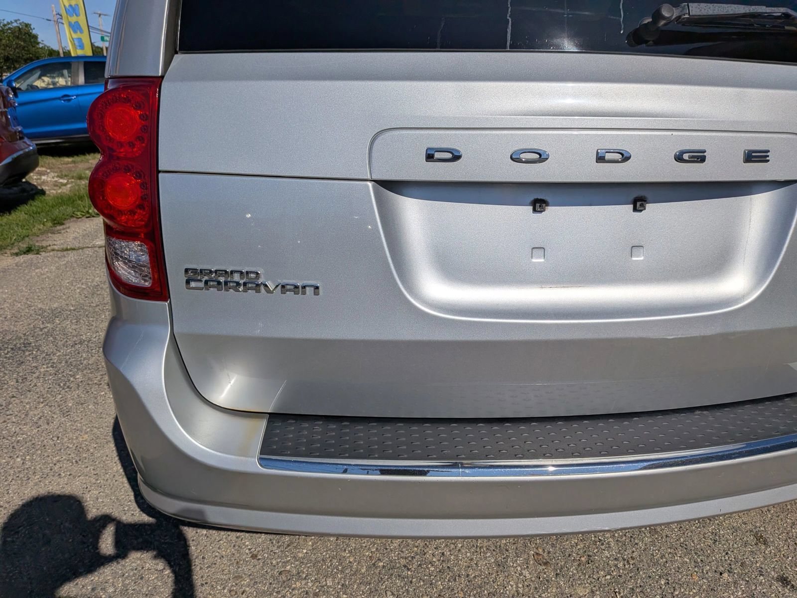 Used 2012 Dodge Grand Caravan SE FWD image 12