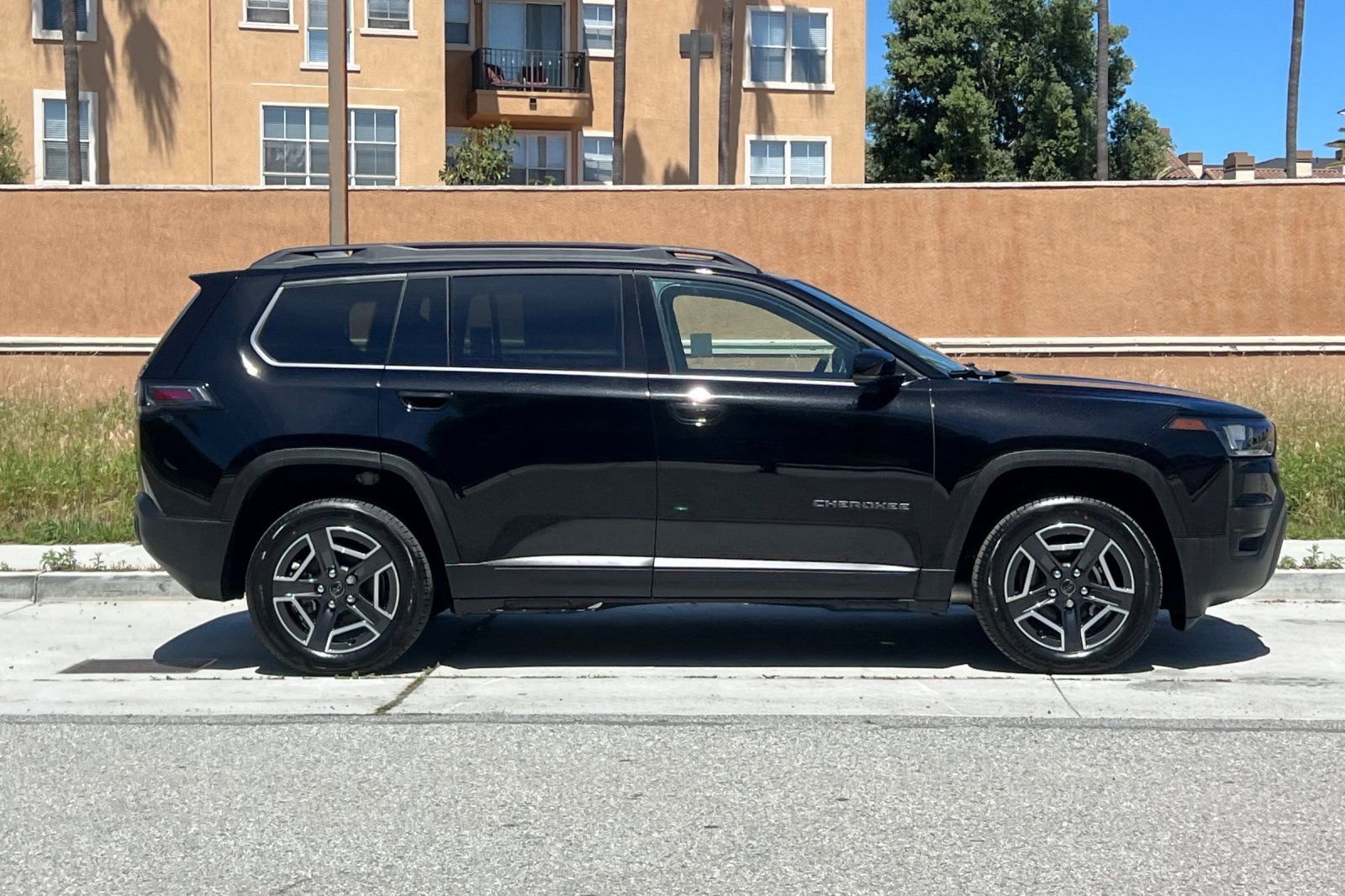 New 2026 Jeep Cherokee Limited AWD/4WD image 3