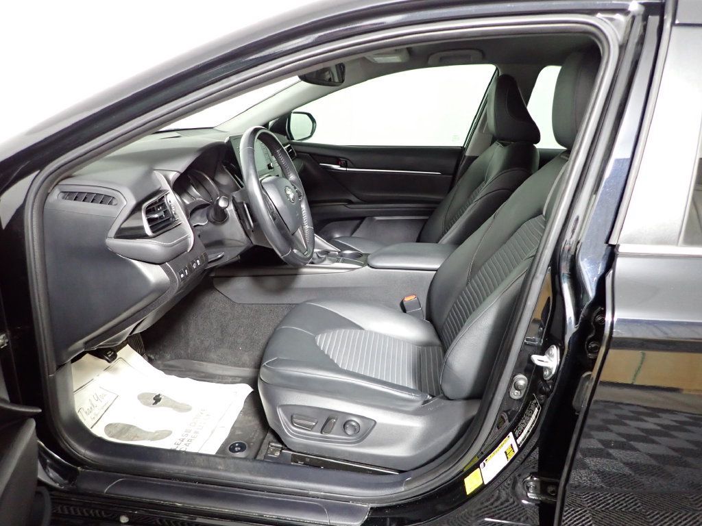 Used 2022 Toyota Camry SE w/ Convenience Package FWD image 19