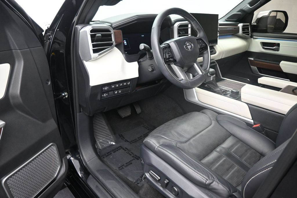 Used 2024 Toyota Sequoia Capstone AWD/4WD image 15
