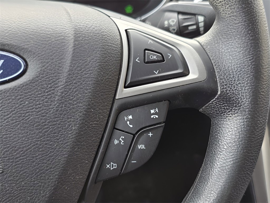 Used 2018 Ford Fusion SE image 24