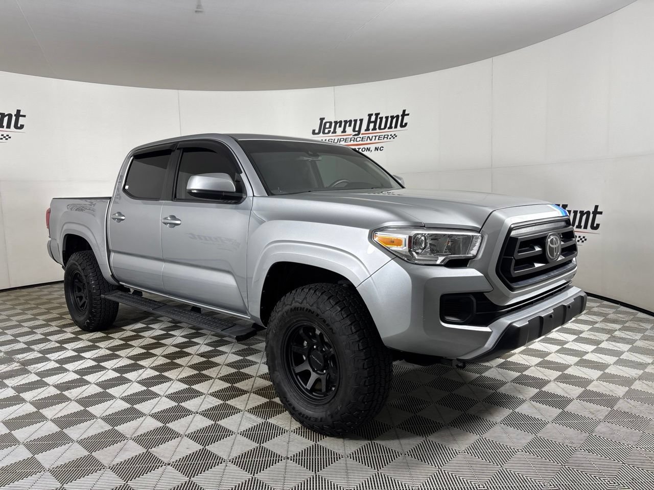 Used 2023 Toyota Tacoma SR w/ SR Convenience Package RWD image 3
