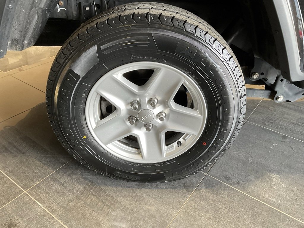 Used 2021 Jeep Gladiator Sport image 8