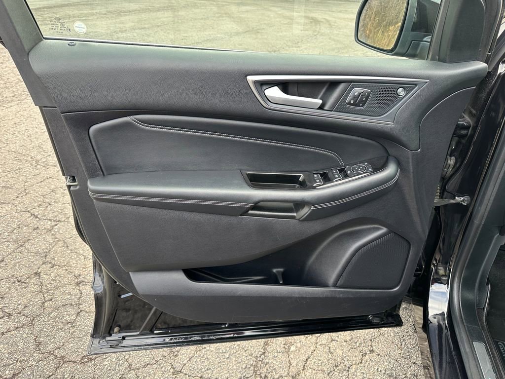 Used 2019 Ford Edge Titanium AWD/4WD image 19