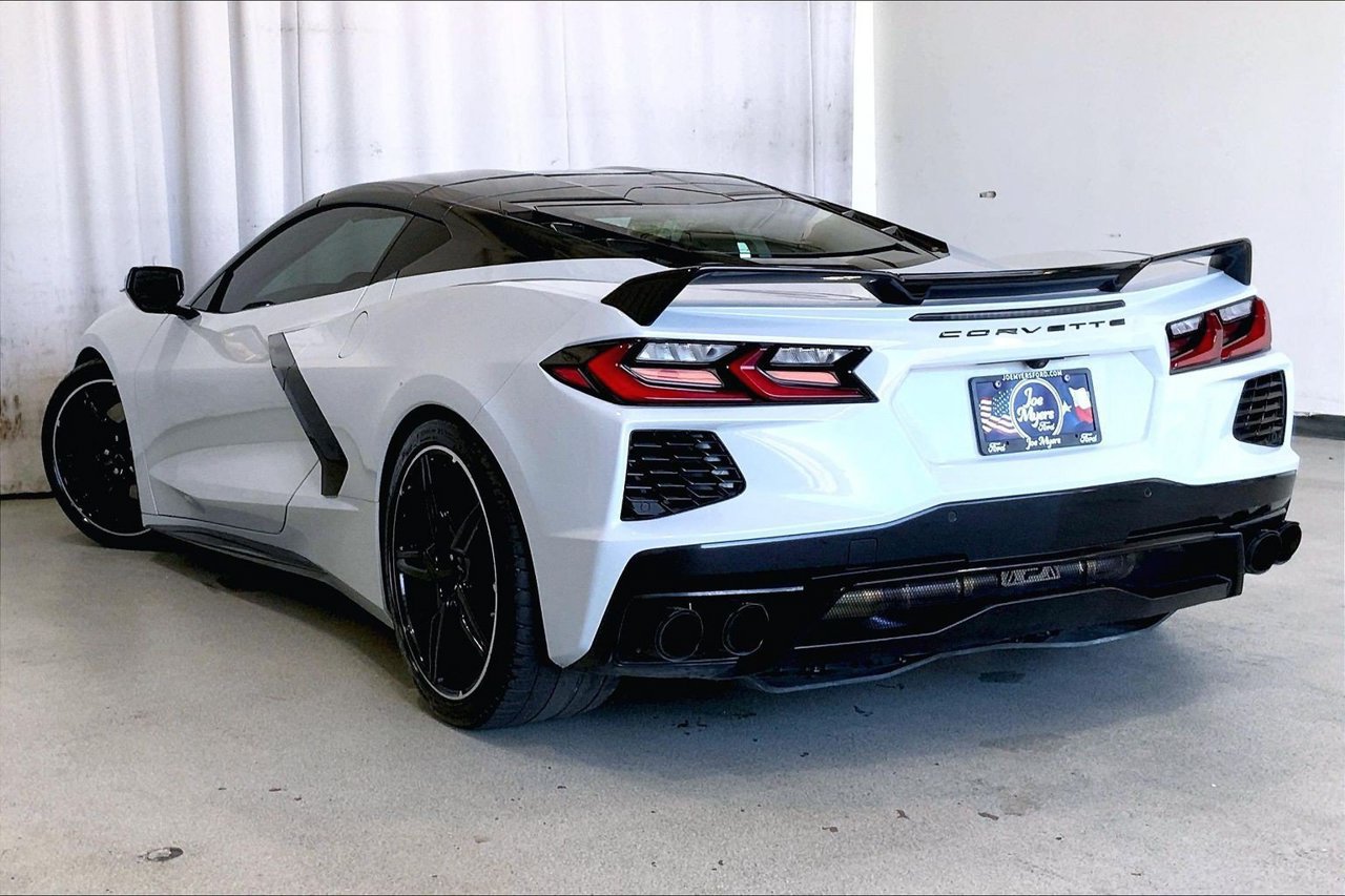 Used 2023 Chevrolet Corvette Stingray Coupe w/ Z51 Performance Package RWD image 9