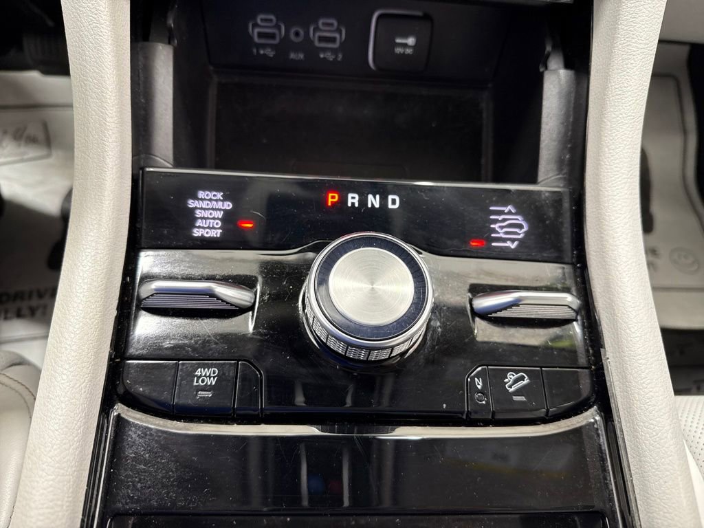 Used 2022 Jeep Grand Cherokee Overland w/ Luxury Tech Group IV image 35