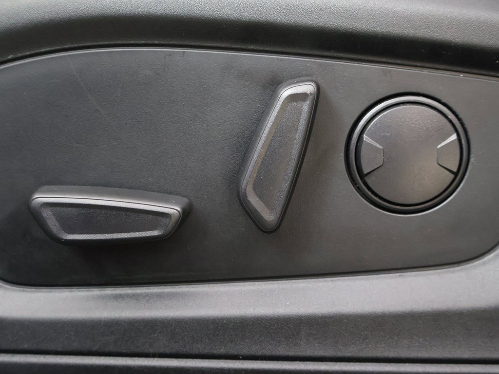 Used 2022 Ford Explorer XLT image 26