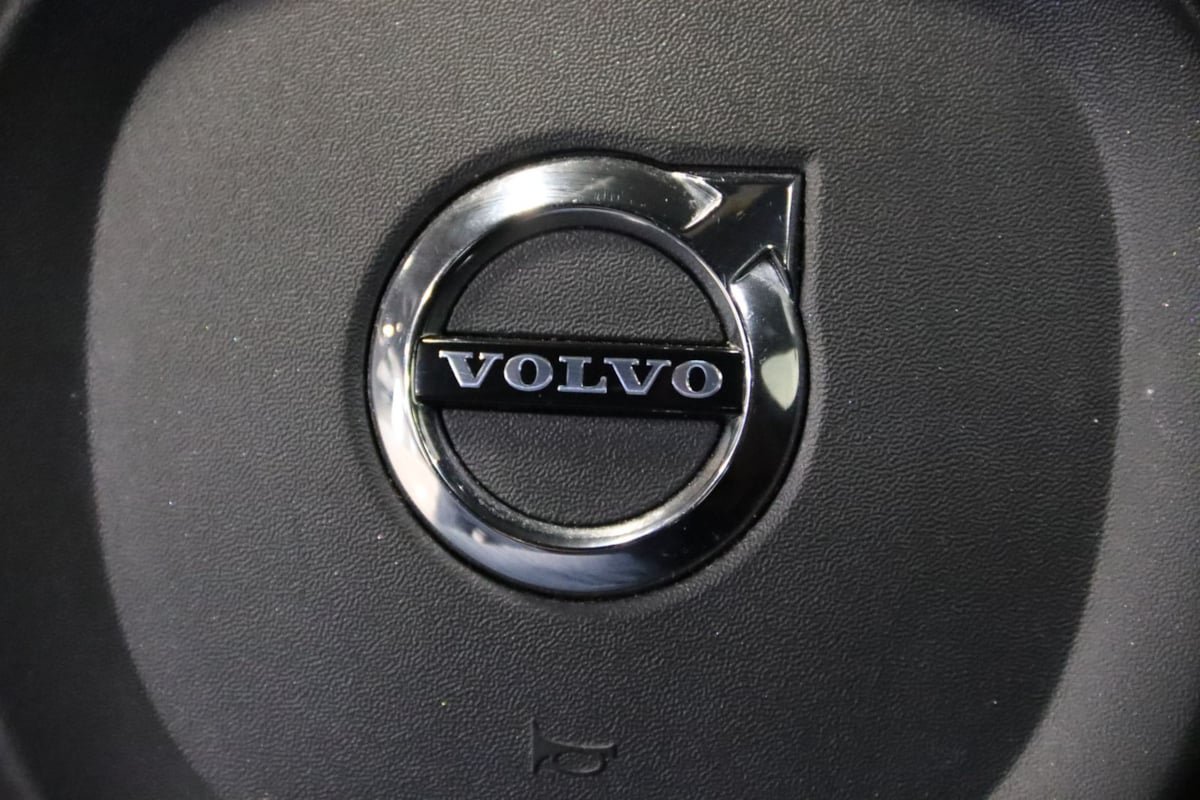 Used 2022 Volvo XC60 B5 Momentum w/ Advanced Package AWD/4WD image 40