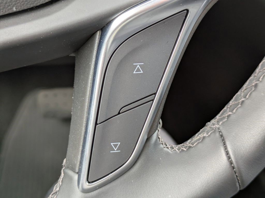 Certified 2025 Cadillac XT5 Luxury image 29