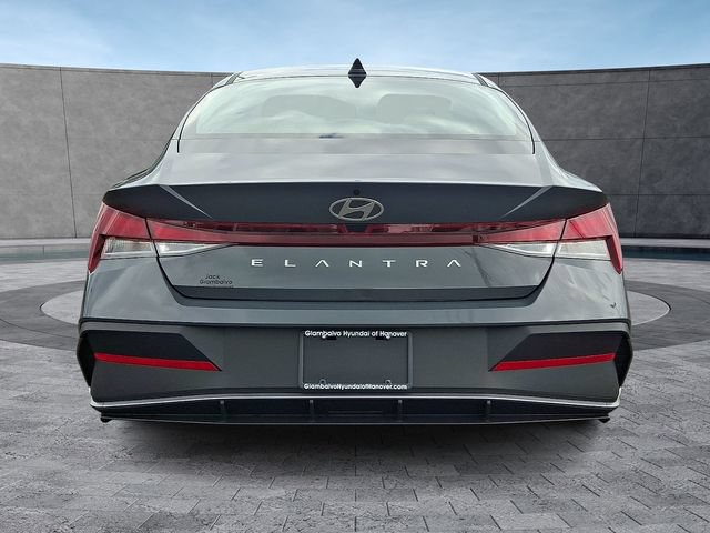 New 2026 Hyundai Elantra SE FWD image 6