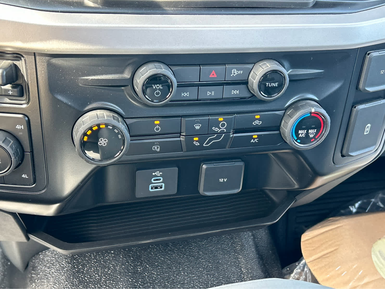 New 2025 Ford F350 XL w/ XL Chrome Package image 32