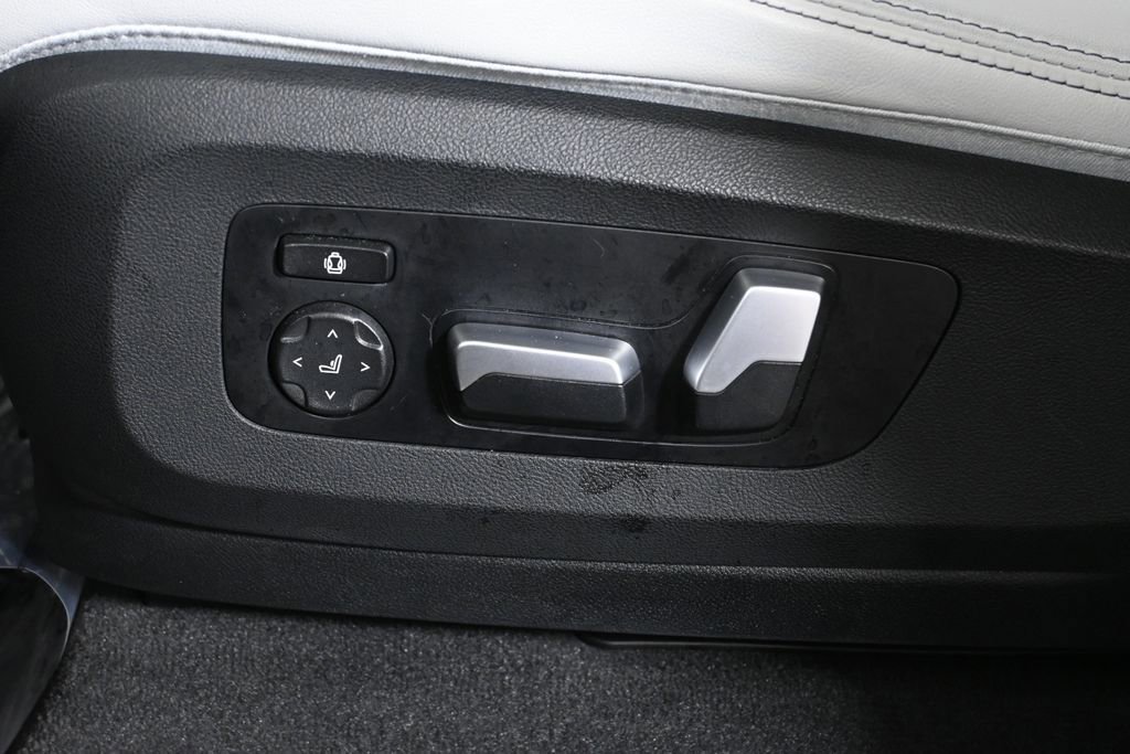 Certified 2024 BMW X5 xDrive50e w/ Premium Package image 27