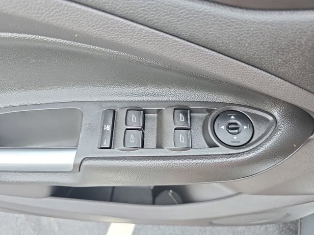Used 2015 Ford Escape SE image 29