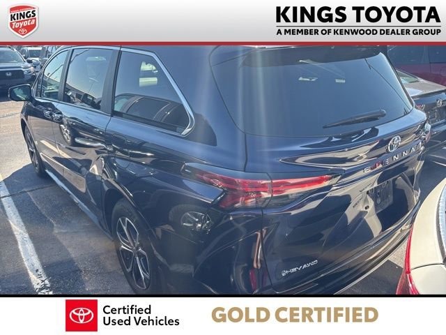 Used 2025 Toyota Sienna Platinum AWD/4WD image 5