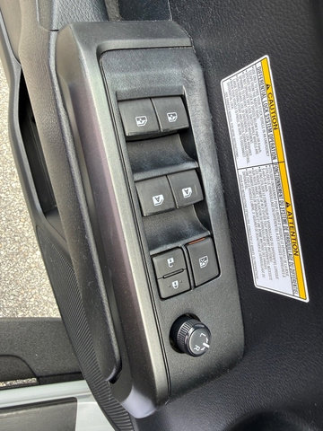 Used 2019 Toyota Tacoma TRD Off-Road AWD/4WD image 13