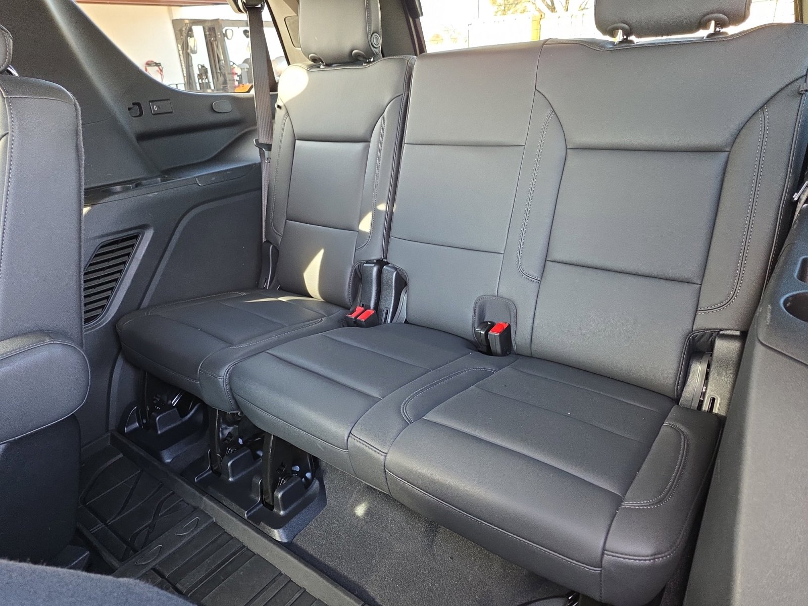 Used 2024 Chevrolet Tahoe Z71 w/ Luxury Package image 24