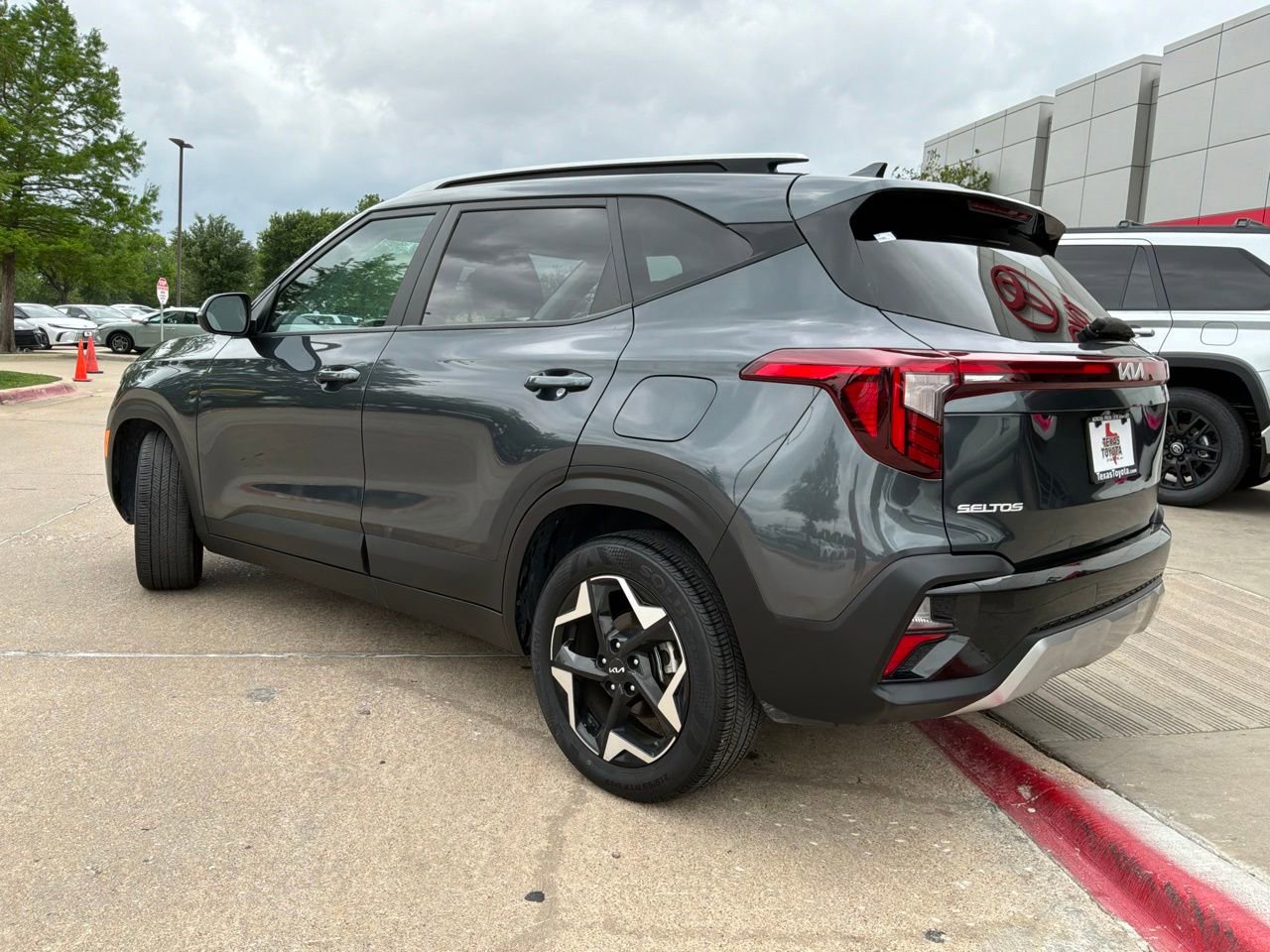 Used 2025 Kia Seltos S image 8