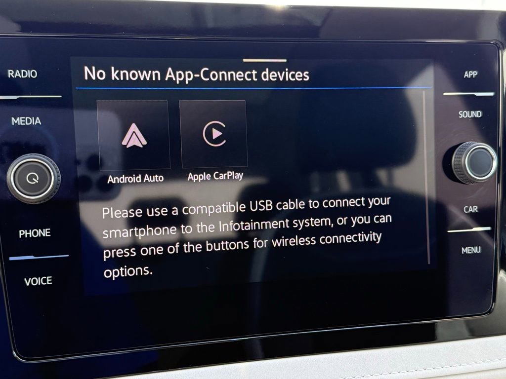 Certified 2025 Volkswagen Taos SE FWD image 21