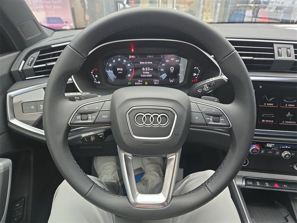 New 2025 Audi Q3 2.0T Premium image 13