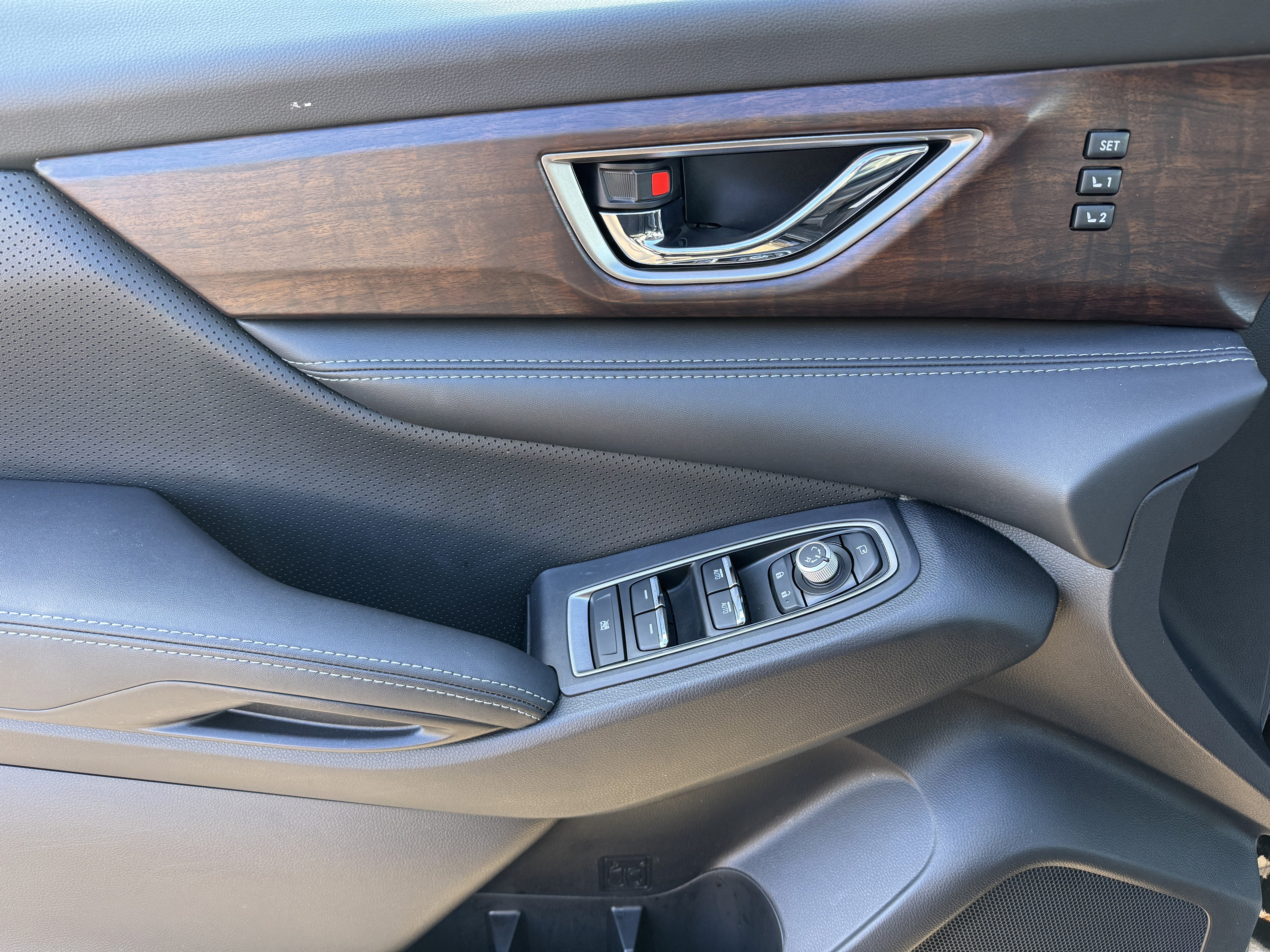 Used 2023 Subaru Ascent Touring image 9