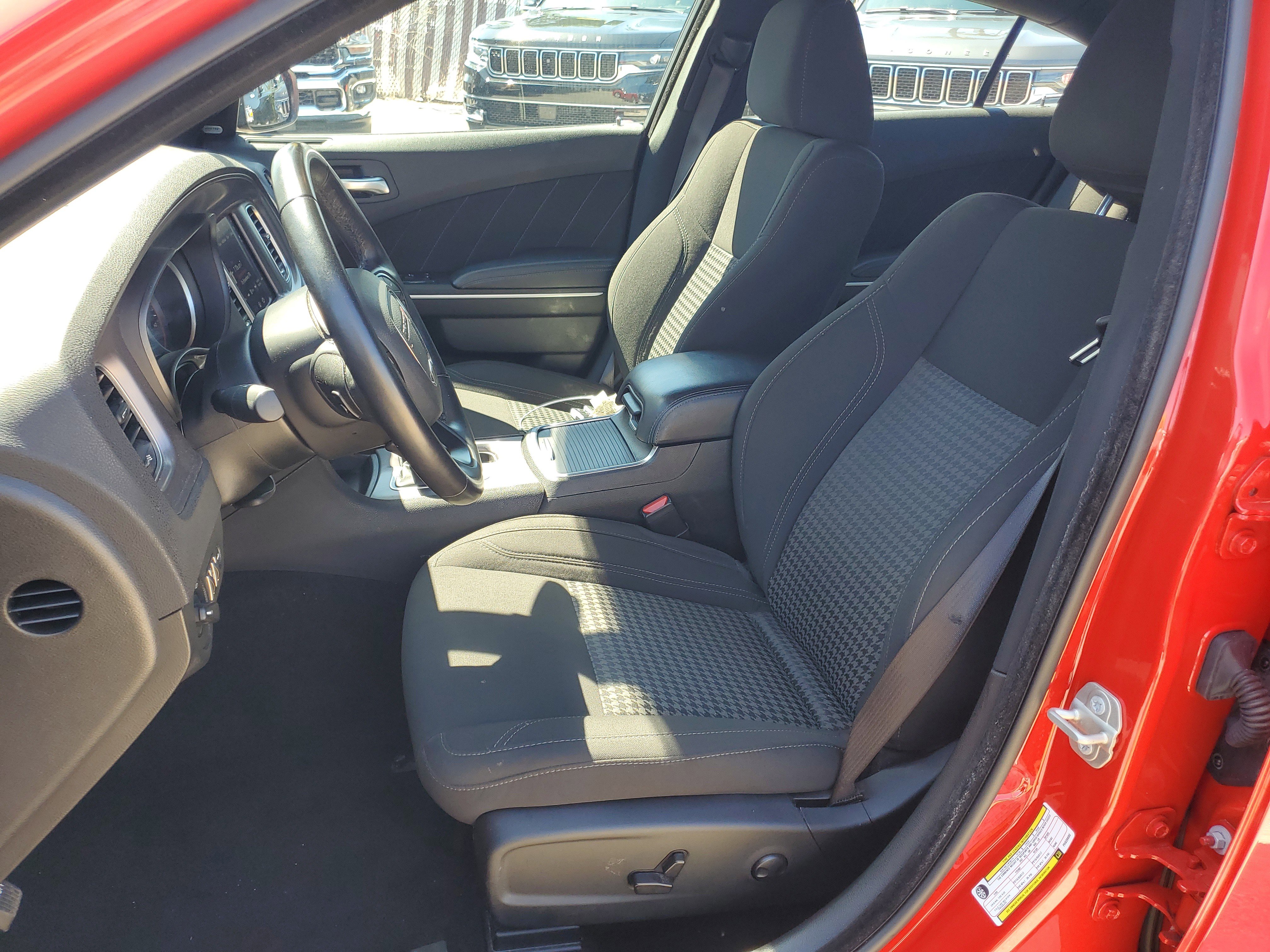 Used 2023 Dodge Charger SXT image 13