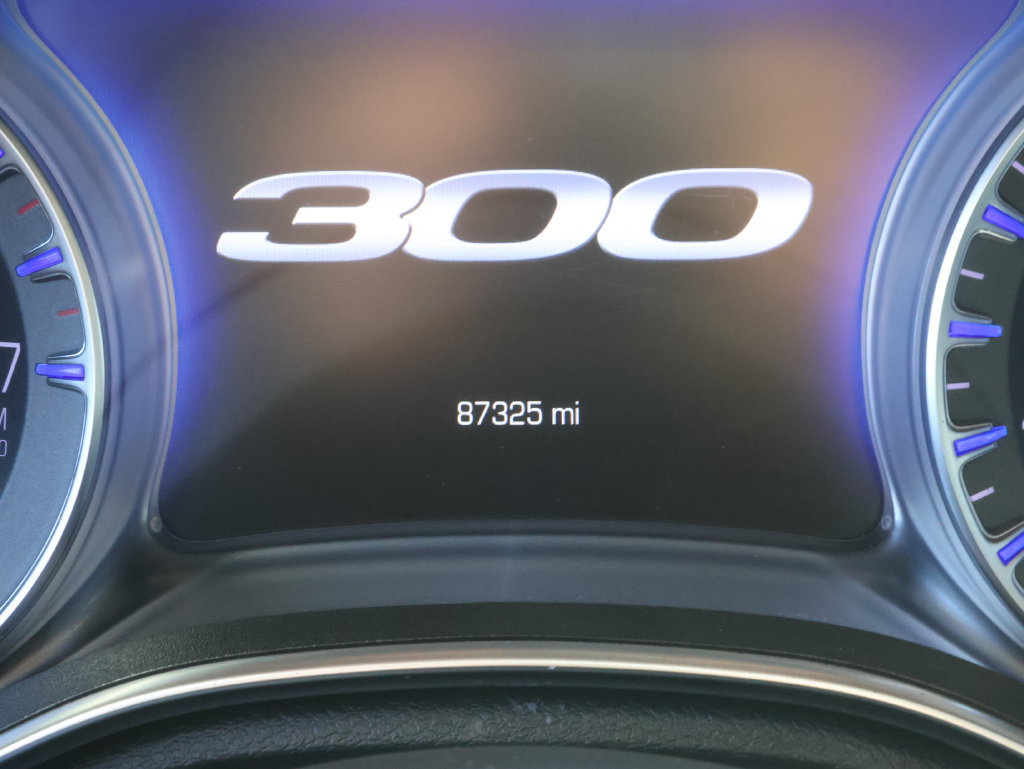 Used 2019 Chrysler 300 Touring w/ Driver Convenience Group RWD image 28