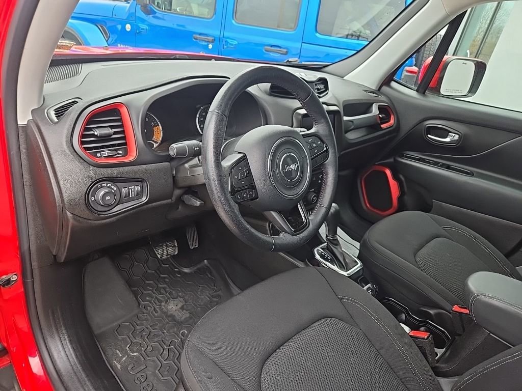 Used 2022 Jeep Renegade Latitude w/ Sun/Sound Group image 34
