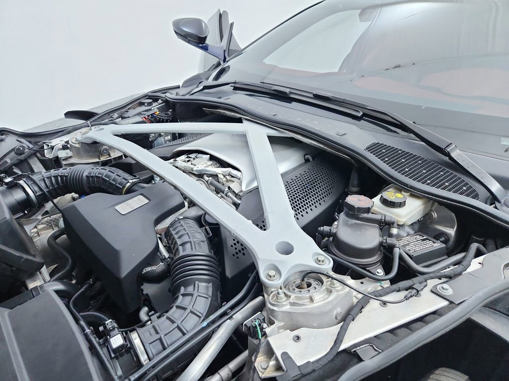 Used 2018 Aston Martin DB11 Coupe image 13