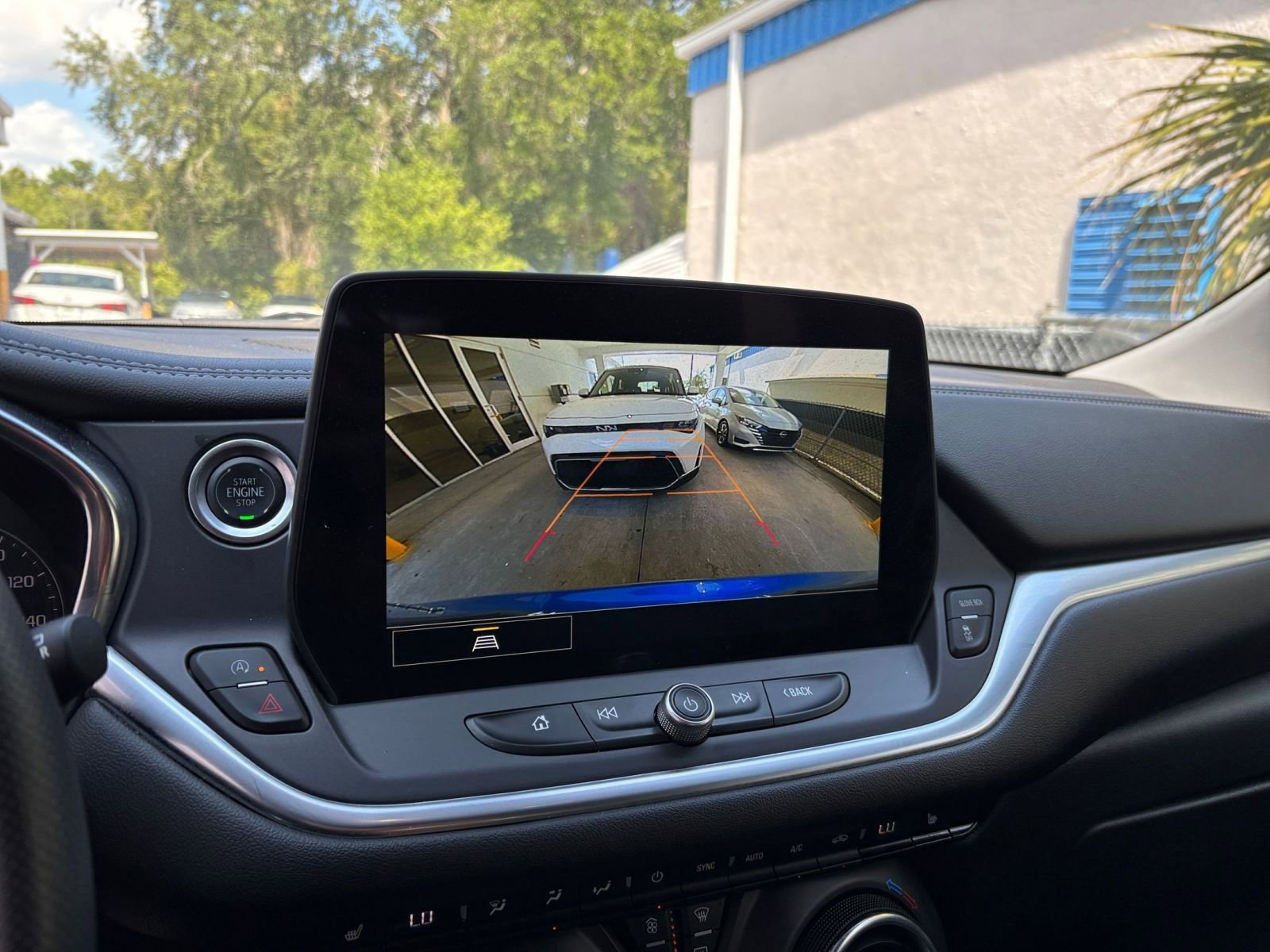 Used 2025 Chevrolet Blazer LT FWD image 24