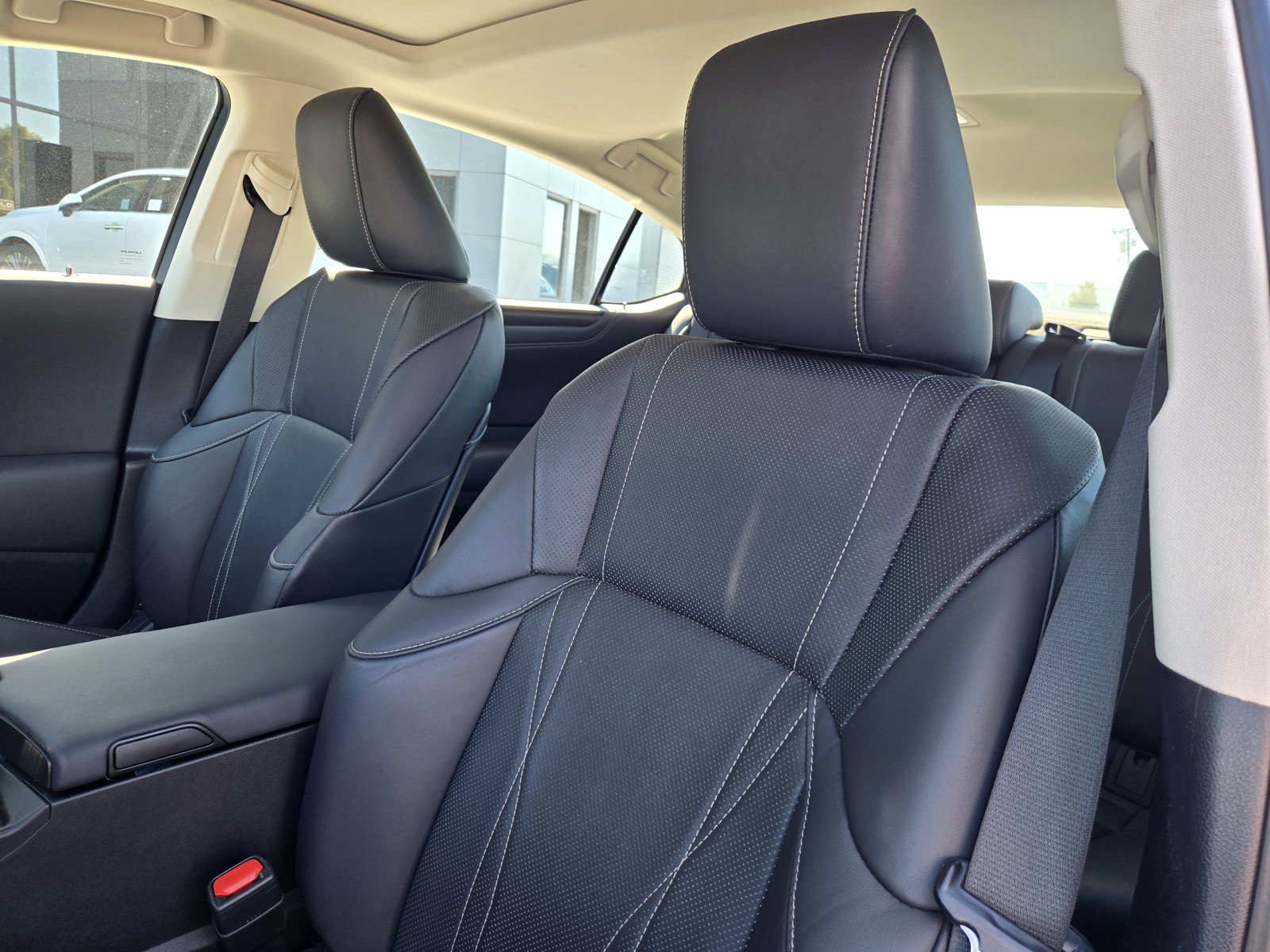Certified 2024 Lexus ES 300h w/ Accessory Package (Z2) FWD image 16