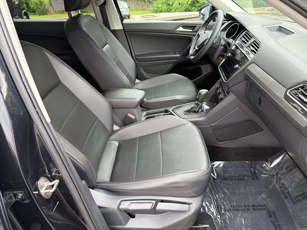 Used 2021 Volkswagen Tiguan SE FWD image 13