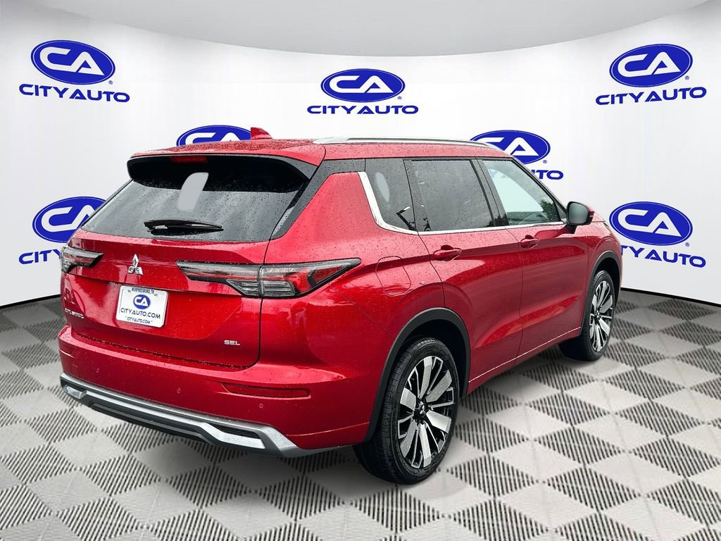 New 2025 Mitsubishi Outlander SEL image 3