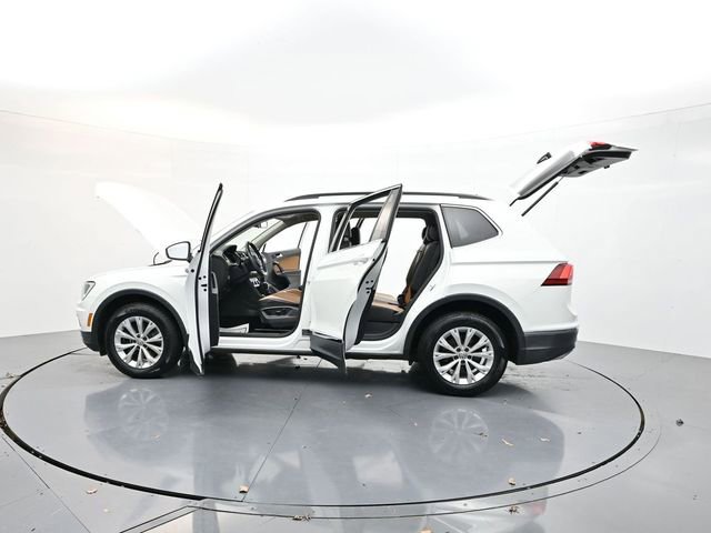 Used 2018 Volkswagen Tiguan SE image 40
