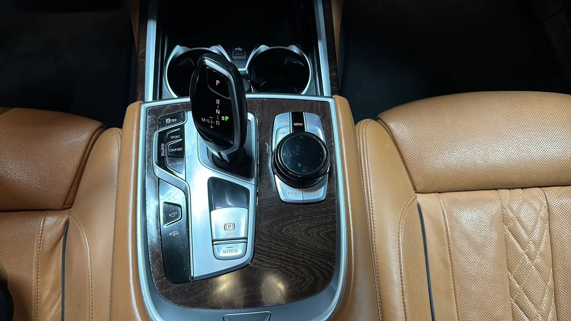 Used 2020 BMW 750i xDrive w/ Executive Package image 28