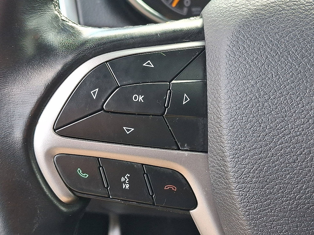 Used 2021 Jeep Grand Cherokee Laredo AWD/4WD image 23