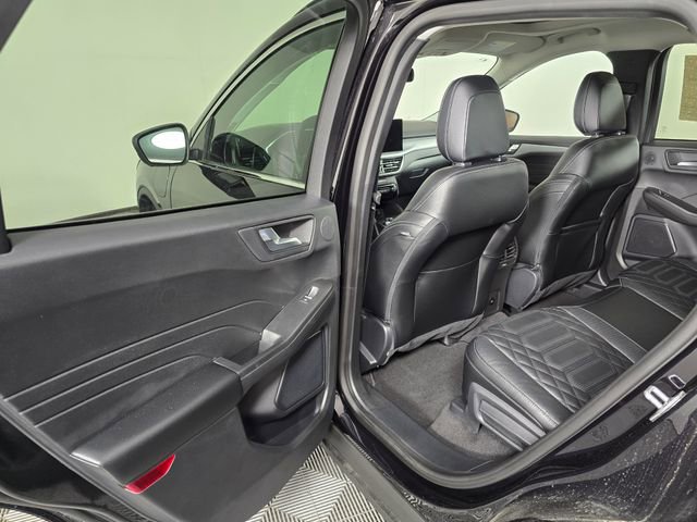 Used 2024 Ford Escape SE w/ PHEV Premium Package image 17