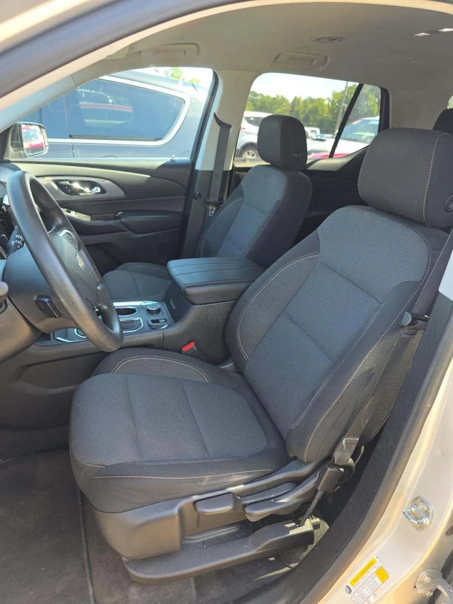 Used 2020 Chevrolet Traverse LS AWD/4WD image 5