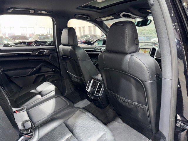 Used 2015 Porsche Cayenne S image 62