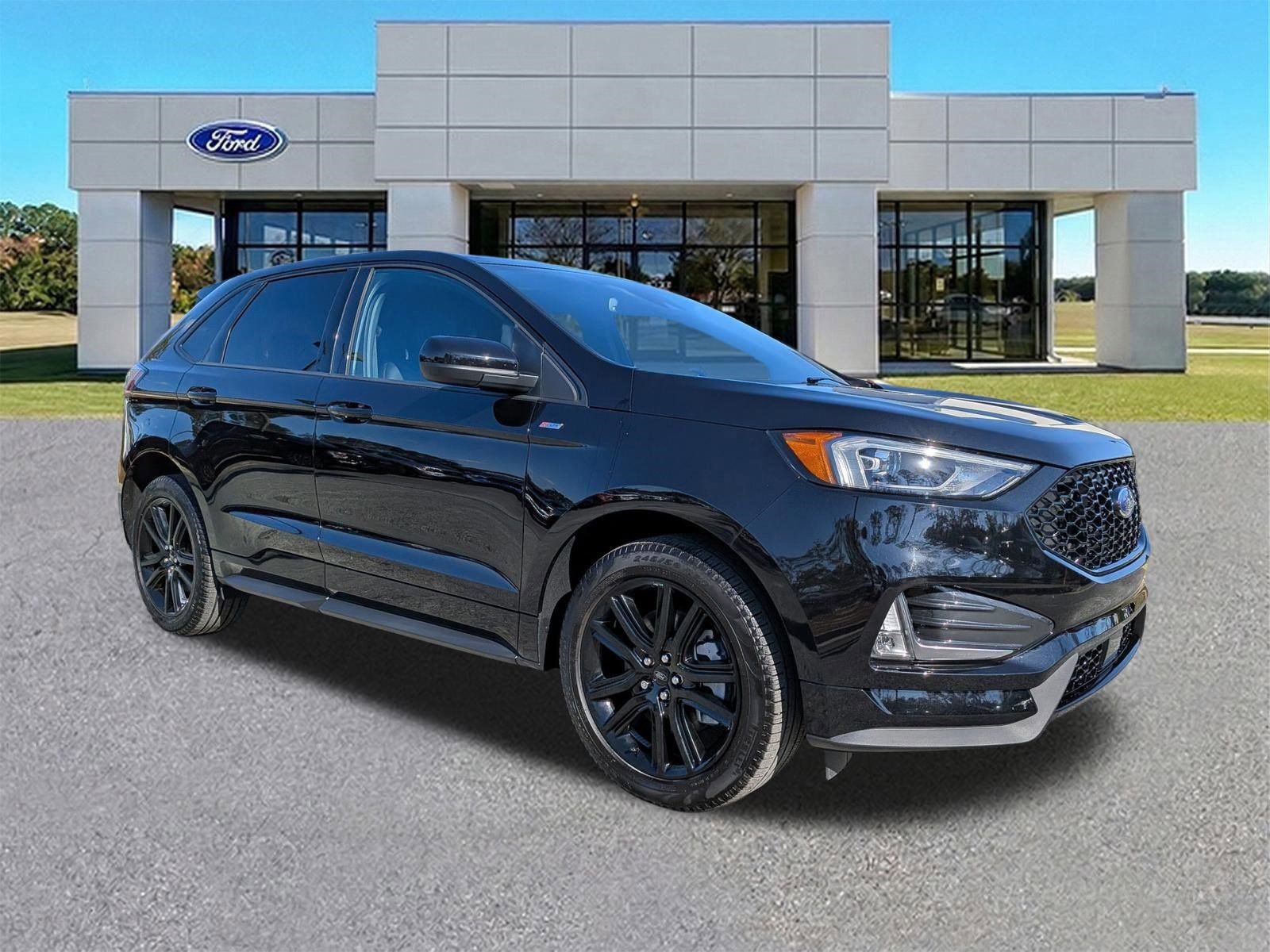 Certified 2024 Ford Edge ST-Line AWD/4WD image 2