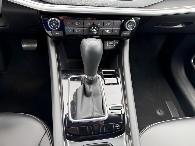 Used 2023 Jeep Compass Latitude w/ Convenience Group AWD/4WD image 28