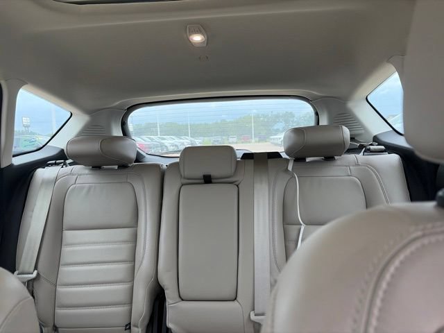 Used 2017 Ford C-MAX Titanium w/ Equipment Group 301A FWD image 15
