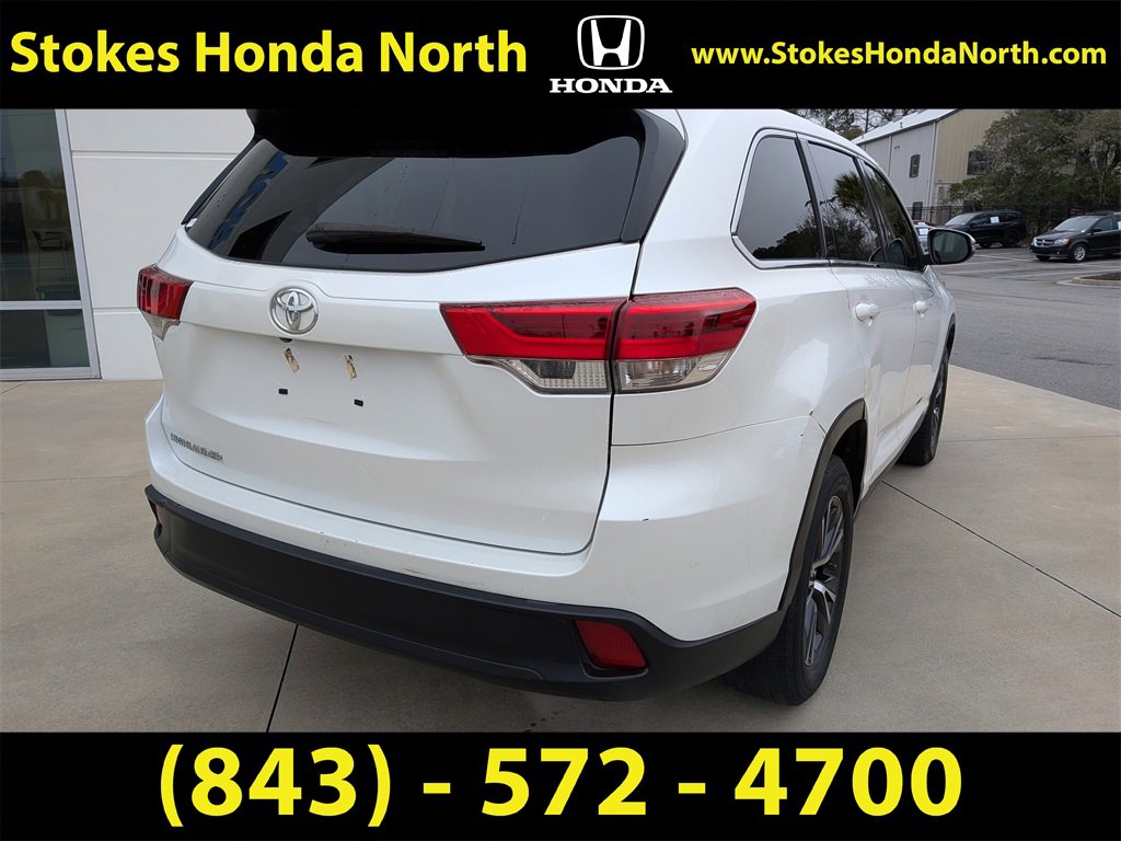 Used 2019 Toyota Highlander LE image 4