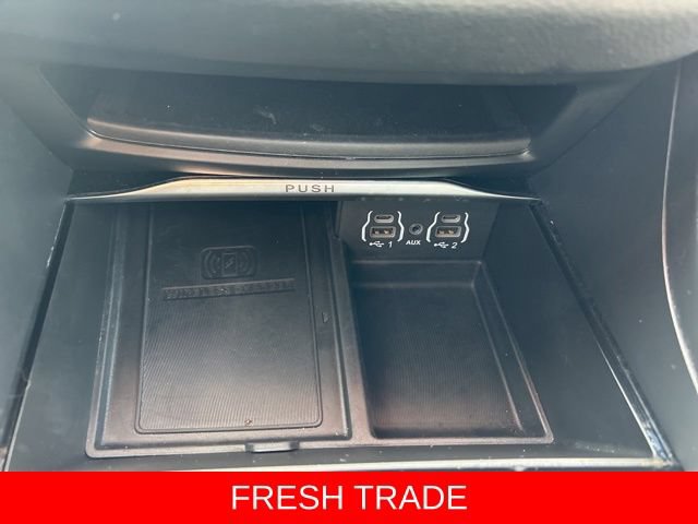 Used 2024 Chrysler Pacifica Premium FWD image 32