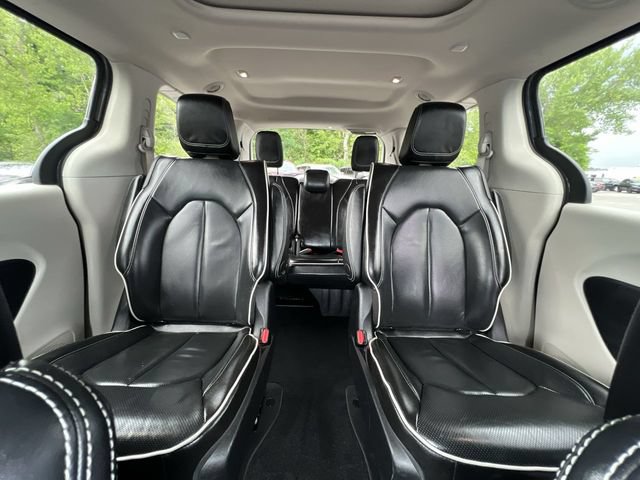 Used 2022 Chrysler Pacifica Limited FWD image 14