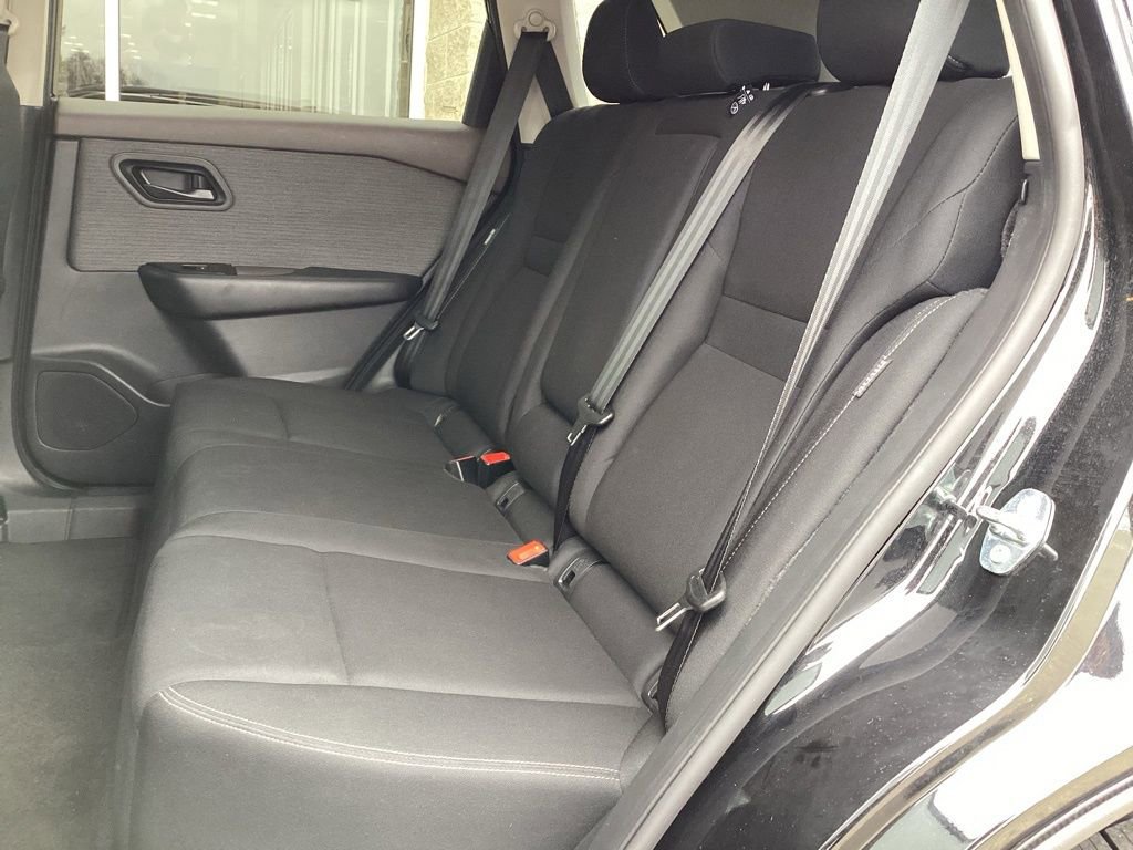 Used 2023 Nissan Rogue S image 15
