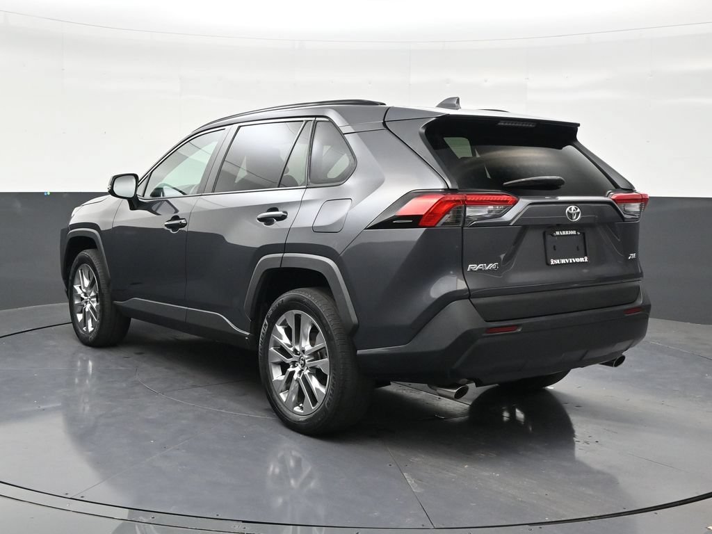 Used 2021 Toyota RAV4 XLE Premium FWD image 3