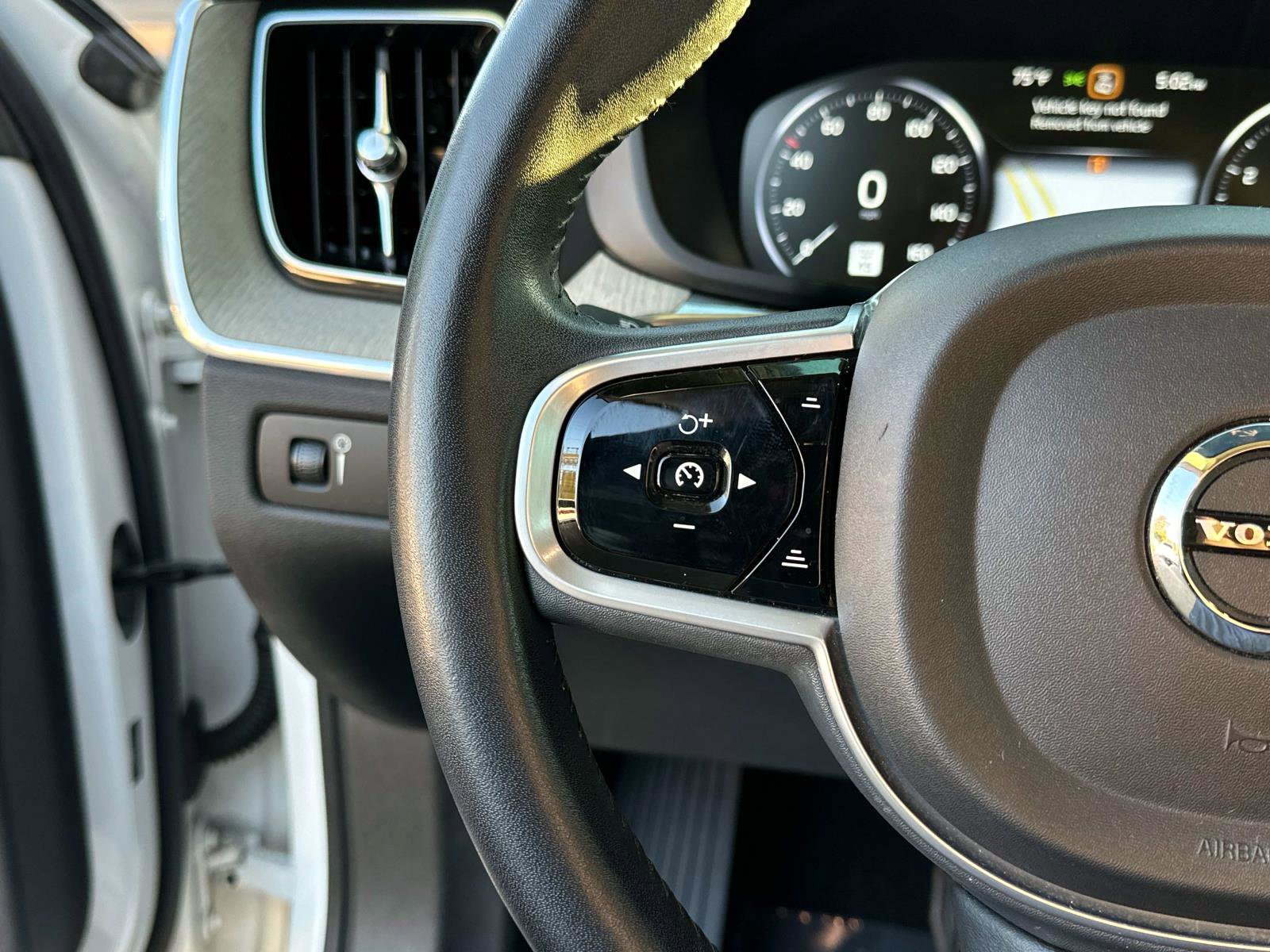 Used 2021 Volvo XC60 T5 Inscription w/ Protection Package Premier image 29