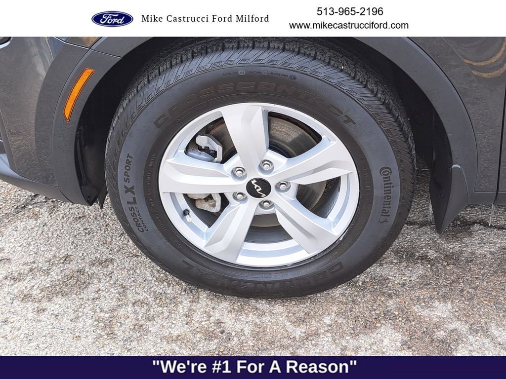 Used 2024 Kia Sorento LX image 9